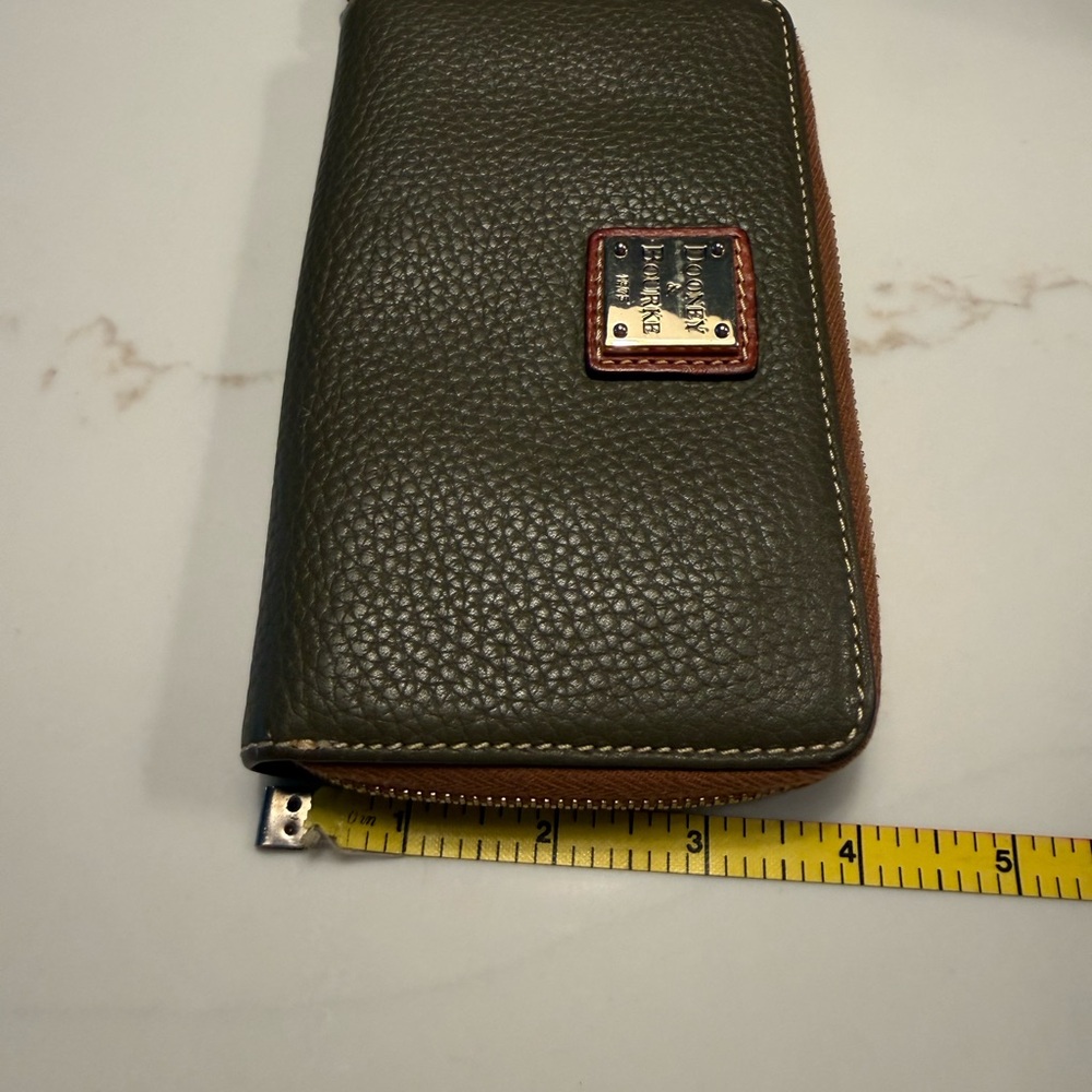 Dooney & Bourke Olive Green Leather Wallet - Picture 13 of 13